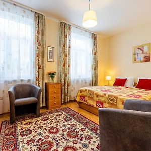 Standard Zimmer mit Kingsize-Bett